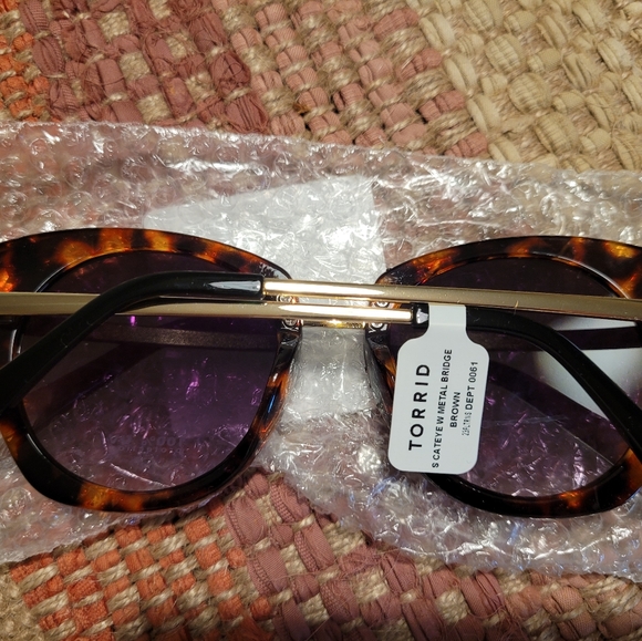 Torrid Cateye Smoke Lens Sunglasses - Picture 2 of 2